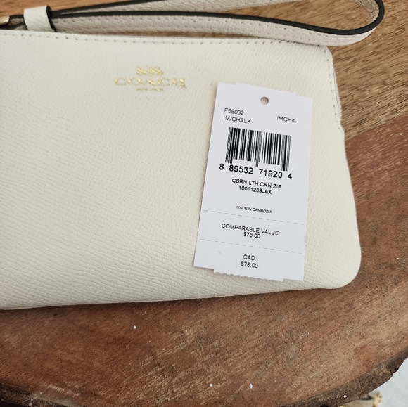 Coach White Wristlet Clutch - Picture 6 of 7